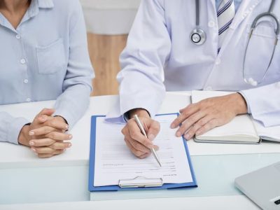 imgi_72_filling-medical-history_1098-16827